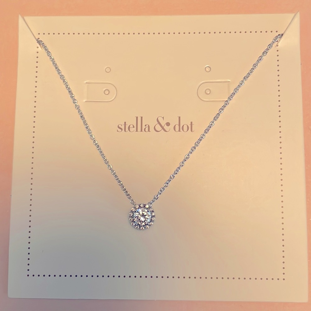 Stella and dot duchess pendant
